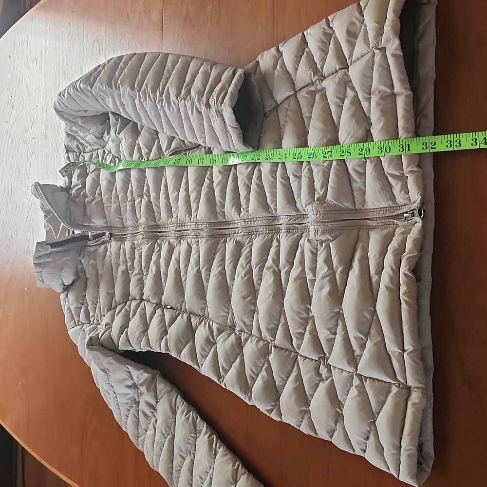 Patagonia lightweight quilted puffer hits above knee